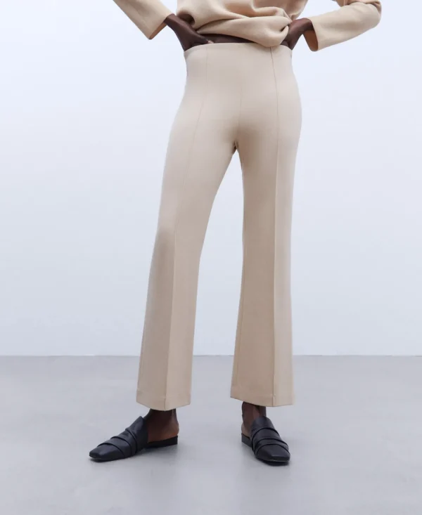 Adolfo Dominguez Pantalones>Pantalon En Punto Roma Camel